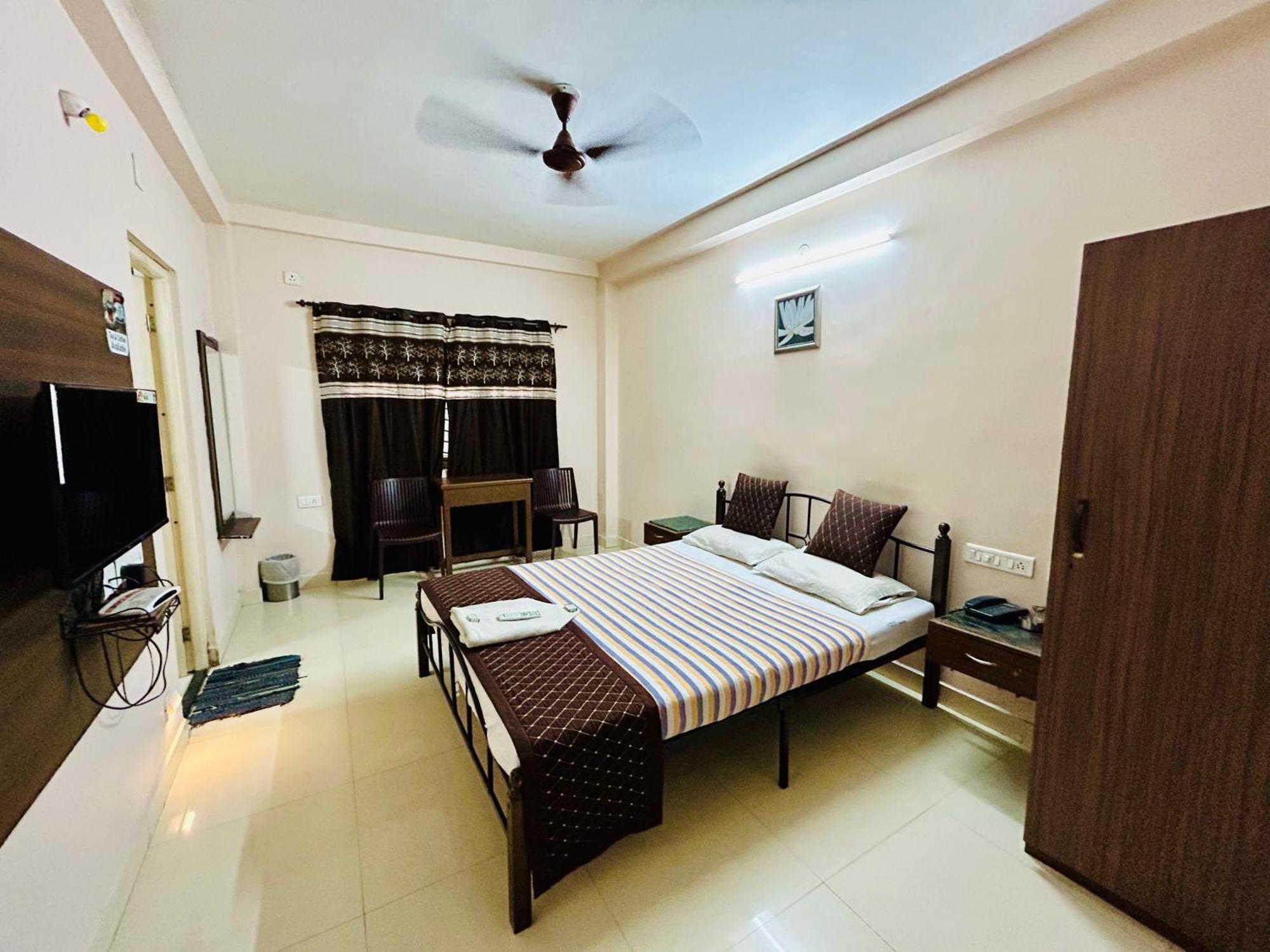 Hotel Jothi Коимбатур Экстерьер фото