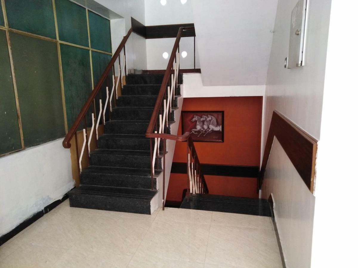 Hotel Jothi Коимбатур Экстерьер фото